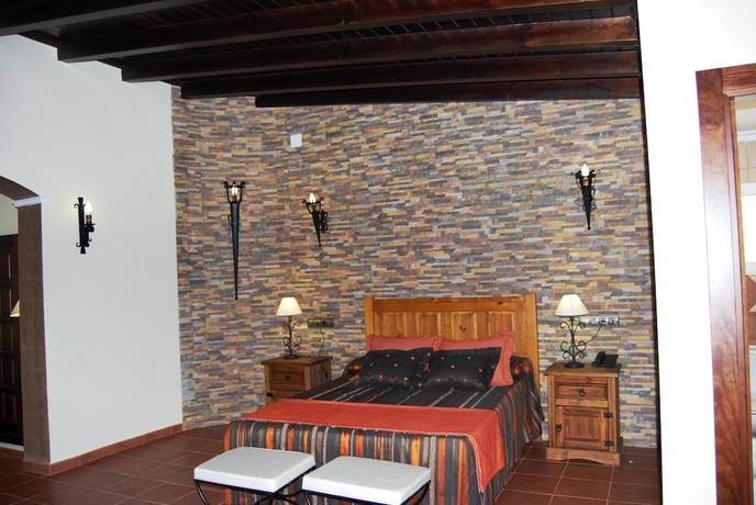 Imagen de la habitación del Hotel Trajano, Zalamea de la Serena. Foto 16