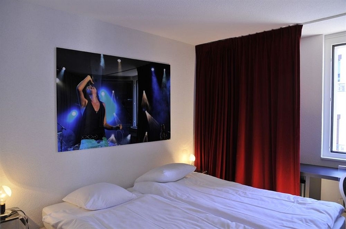Imagen de la habitación del Hotel Tralala Montreux. Foto 4