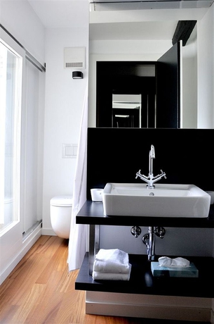 Imagen de la habitación del Hotel Tralala Montreux. Foto 5