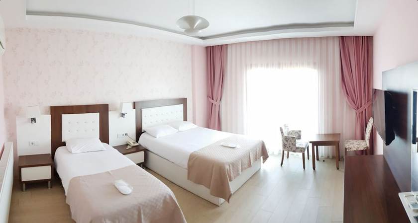 Imagen de la habitación del Hotel Tralles. Foto 6