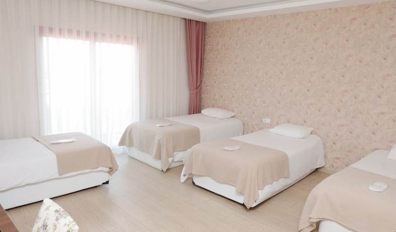 Imagen de la habitación del Hotel Tralles. Foto 8