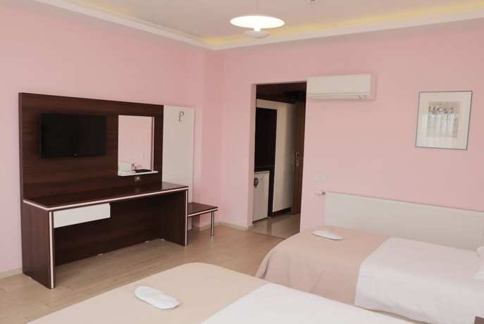 Imagen de la habitación del Hotel Tralles. Foto 9