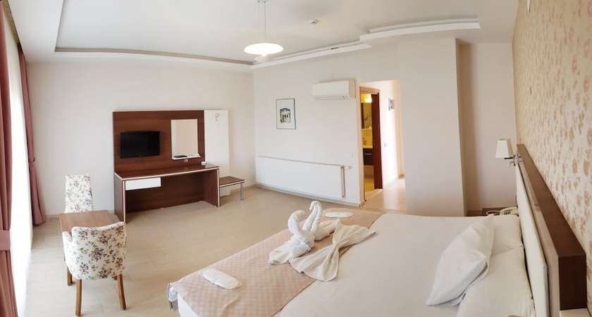 Imagen de la habitación del Hotel Tralles. Foto 10