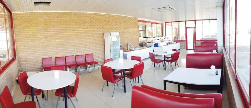Imagen del bar/restaurante del Hotel Tralles. Foto 4