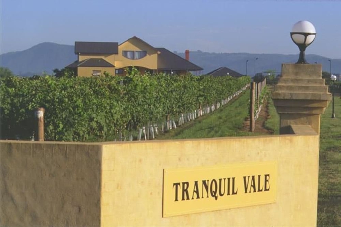 Imagen de los interiores del Hotel Tranquil Vale Vineyard and Cottages. Foto 12