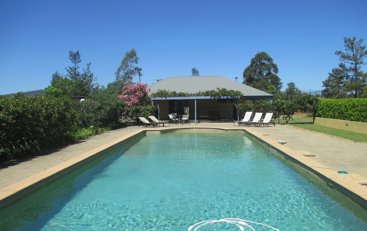 Imagen de la piscina del Hotel Tranquil Vale Vineyard and Cottages. Foto 16