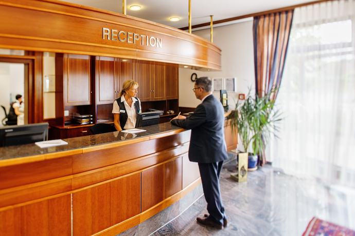 Imagen de los interiores del Hotel Trans World Columbus. Foto 16