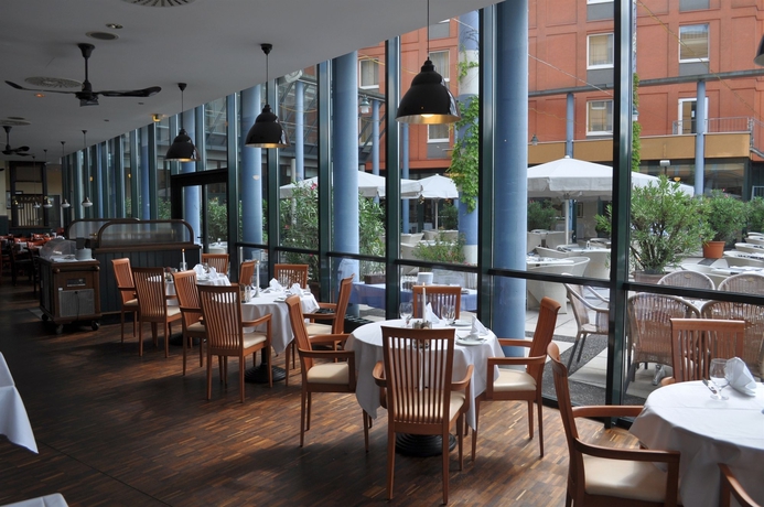 Imagen del bar/restaurante del Hotel Trans World Donauwelle. Foto 5