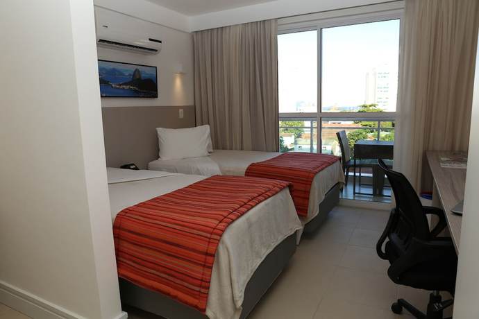 Imagen de la habitación del Hotel Transamerica Executive Maca&eacute;. Foto 2