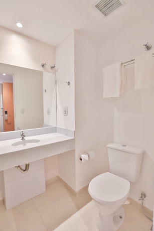 Imagen de la habitación del Hotel Transamerica Fit Jaguari&uacute;na. Foto 14