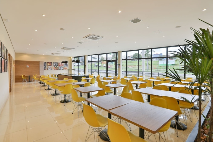 Imagen del bar/restaurante del Hotel Transamerica Fit Jaguari&uacute;na. Foto 3