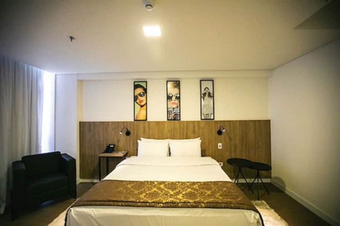 Imagen de la habitación del Hotel Transamerica Maring&aacute;. Foto 6