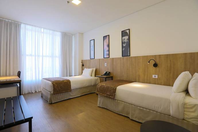 Imagen de la habitación del Hotel Transamerica Maring&aacute;. Foto 10