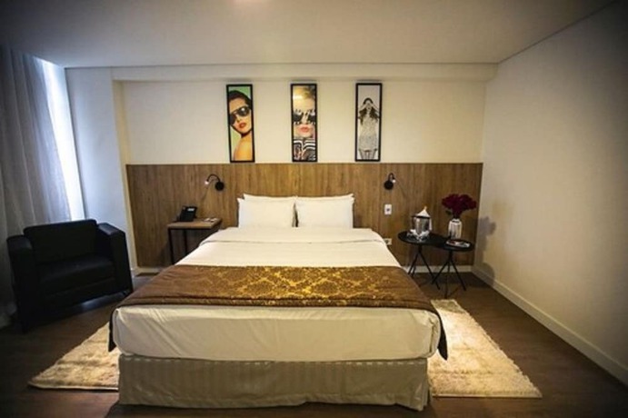 Imagen de la habitación del Hotel Transamerica Maring&aacute;. Foto 12