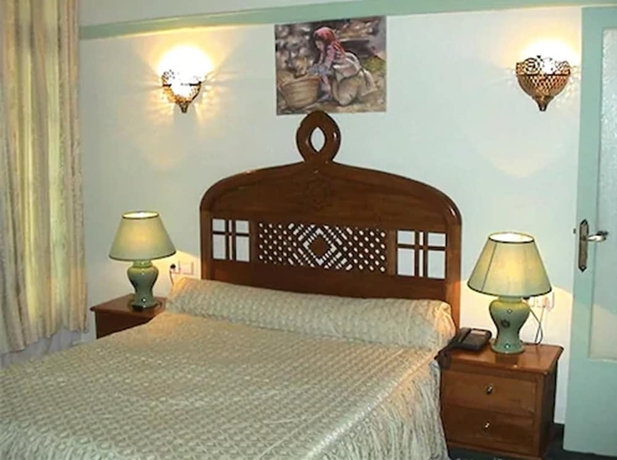 Imagen de la habitación del Hotel Transatlantique. Foto 10