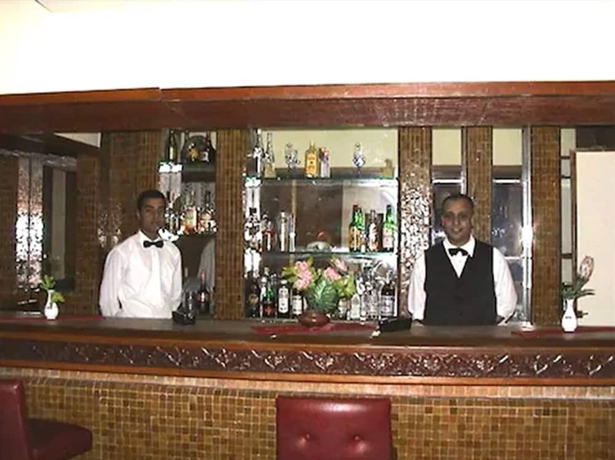 Imagen del bar/restaurante del Hotel Transatlantique. Foto 6