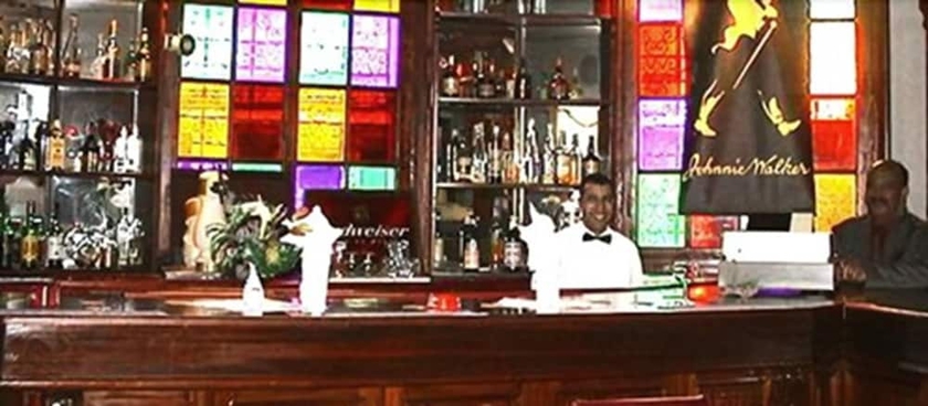 Imagen del bar/restaurante del Hotel Transatlantique. Foto 7