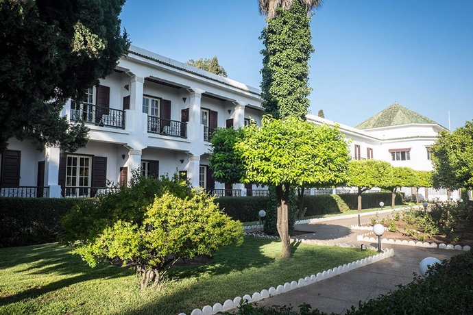 Imagen de los exteriores del Hotel Transatlantique Meknes. Foto 9