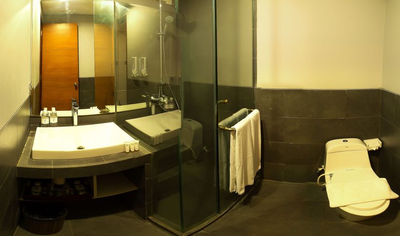 Imagen de la habitación del Hotel Transera Kamini Legian. Foto 12