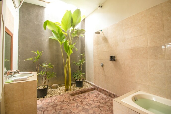 Imagen general del Hotel Transera Kirana Villa Seminyak. Foto 7