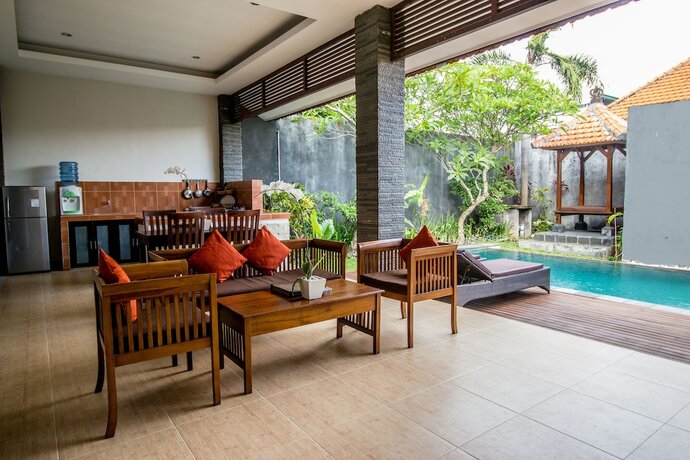 Imagen general del Hotel Transera Kirana Villa Seminyak. Foto 8