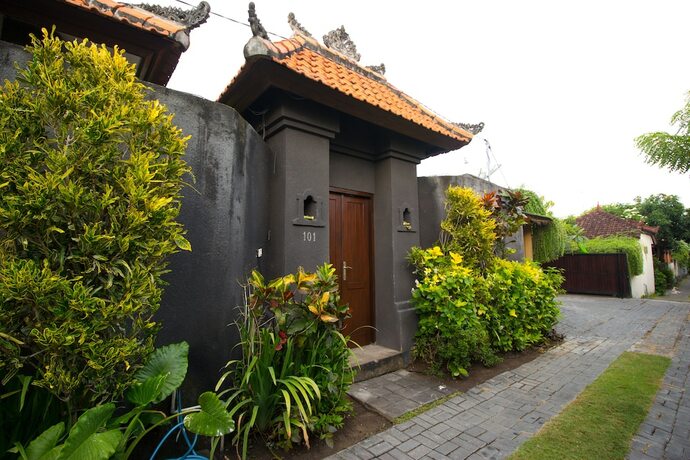 Imagen general del Hotel Transera Kirana Villa Seminyak. Foto 15