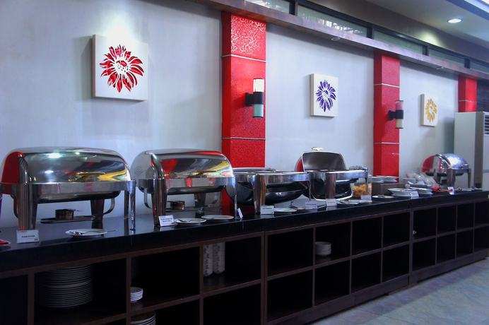 Imagen del bar/restaurante del Hotel Transera Pontianak. Foto 6