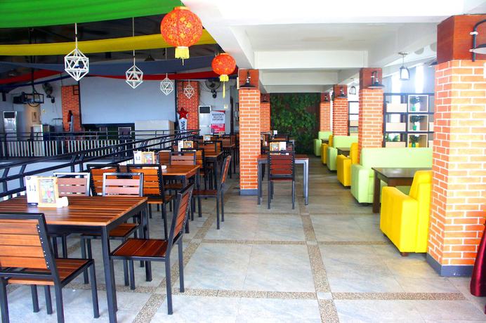 Imagen del bar/restaurante del Hotel Transera Pontianak. Foto 8