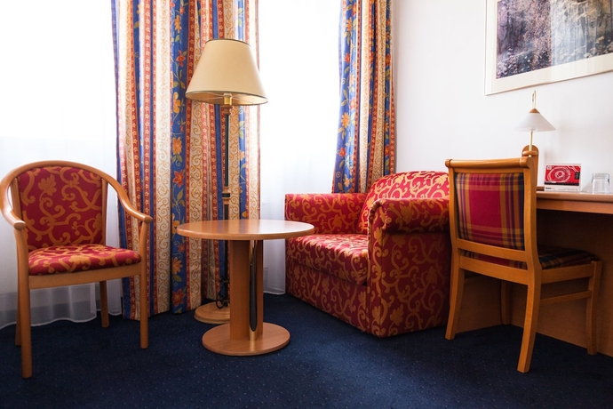 Imagen de la habitación del Hotel Transhotel. Foto 7