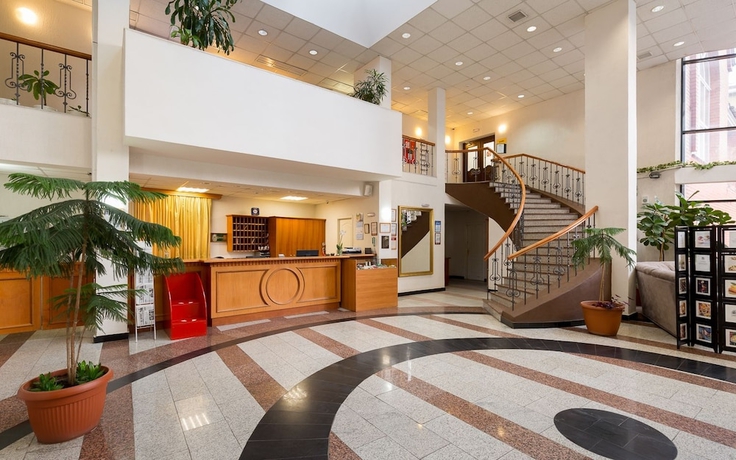 Imagen de los interiores del Hotel Transhotel. Foto 19