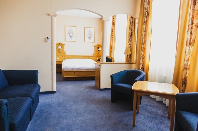 Imagen de la habitación del Hotel Transhotel. Foto 13