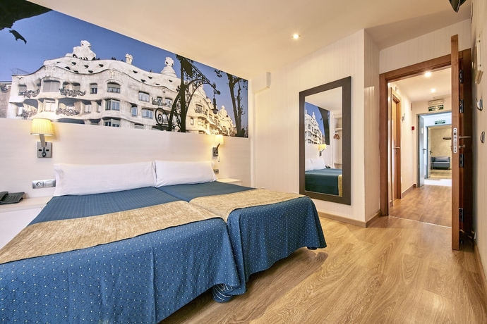 Imagen de la habitación del Hotel Transit. Foto 6