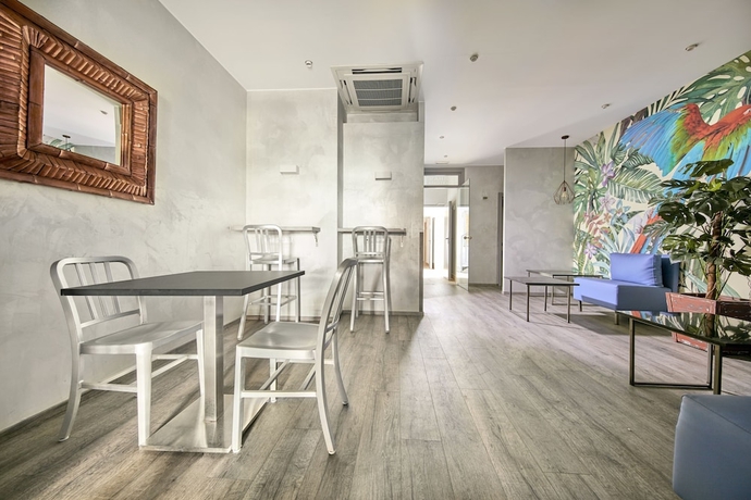 Imagen de los interiores del Hotel Transit. Foto 17