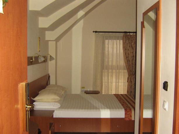 Imagen general del Hotel Transit, Oradea. Foto 14