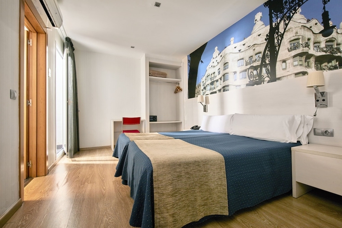 Imagen de la habitación del Hotel Transit, Sants-Montjuic. Foto 4