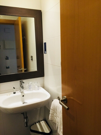 Imagen de la habitación del Hotel Transit, Sants-Montjuic. Foto 5