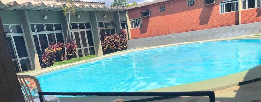 Imagen de la piscina del Hotel Transito. Foto 15