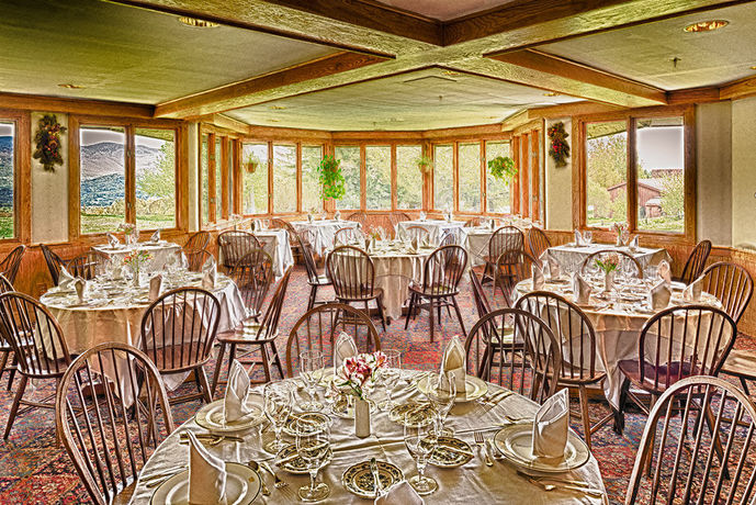 Imagen del bar/restaurante del Hotel Trapp Family Lodge, Stowe Village. Foto 2