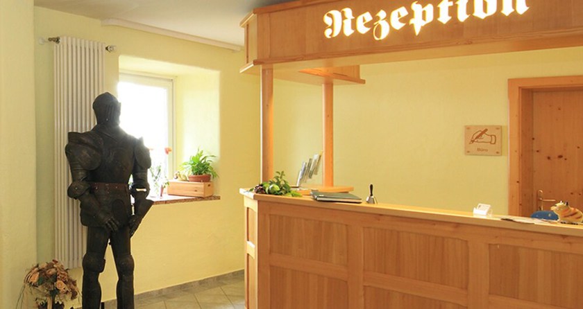 Imagen de los interiores del Hotel Trasen. Foto 14
