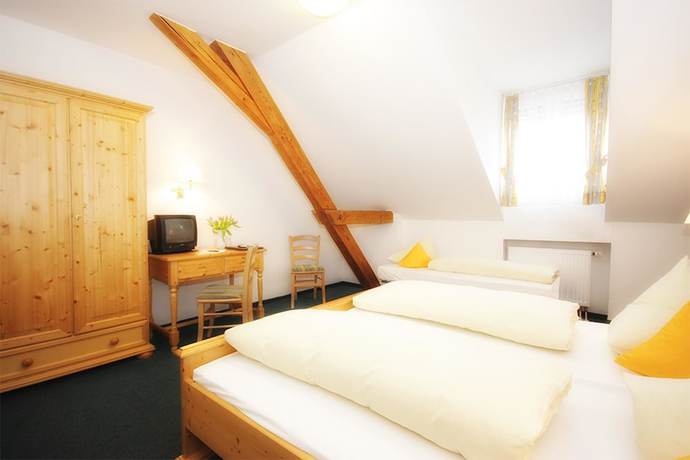 Imagen de la habitación del Hotel Trasen. Foto 8