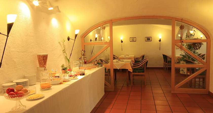 Imagen del bar/restaurante del Hotel Trasen. Foto 3