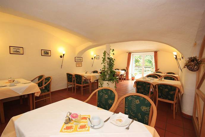 Imagen del bar/restaurante del Hotel Trasen. Foto 4