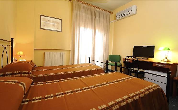 Imagen de la habitación del Hotel Trasimeno, Passignano Sul Trasimeno. Foto 9