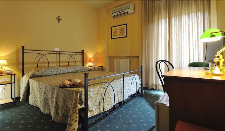 Imagen de la habitación del Hotel Trasimeno, Passignano Sul Trasimeno. Foto 16