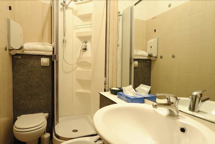 Imagen de la habitación del Hotel Trasimeno, Passignano Sul Trasimeno. Foto 17