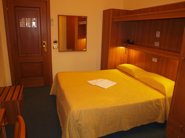 Imagen de la habitación del Hotel Trastevere. Foto 7