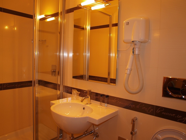 Imagen de la habitación del Hotel Trastevere. Foto 11