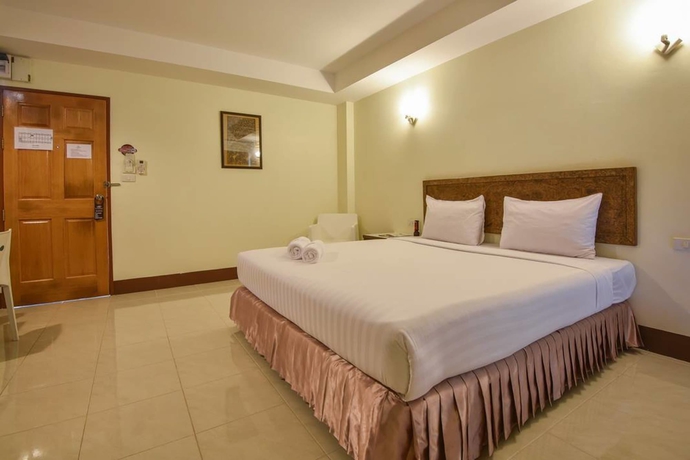 Imagen de la habitación del Hotel Trat Center. Foto 11