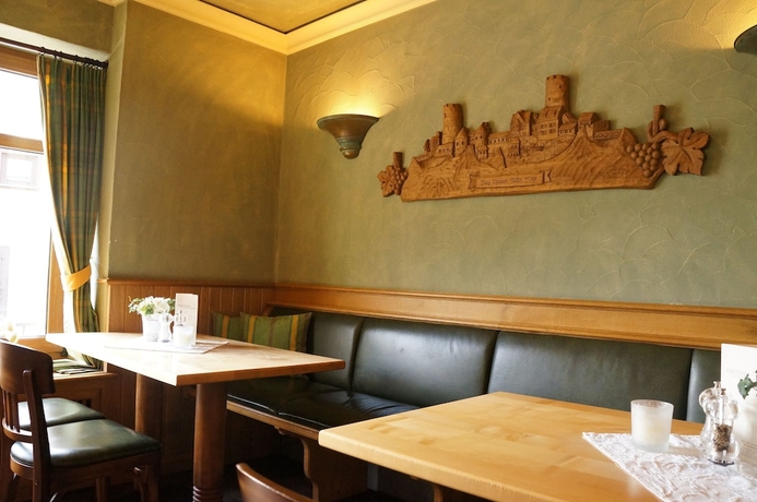 Imagen del bar/restaurante del Hotel Traube, Alken. Foto 2