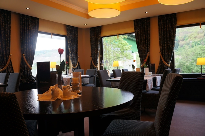 Imagen del bar/restaurante del Hotel Traube, Alken. Foto 6